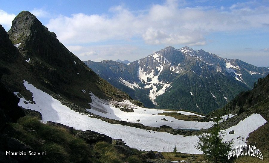 35 Dal nuovo rifugio. Il Menna.JPG